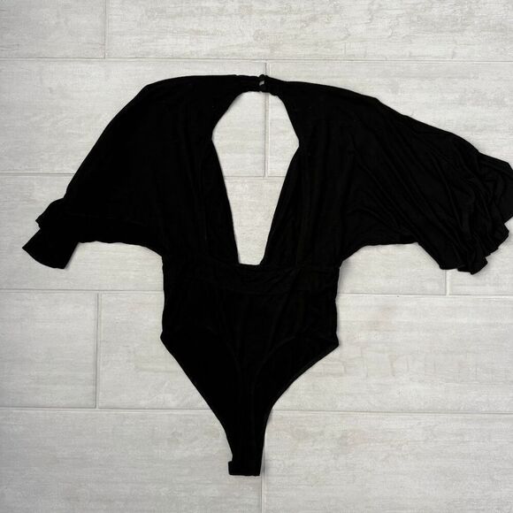 Jane Plus One Bodysuit Deep Plunge Open Back Bat Wings Black Top Button Closure - Picture 4 of 8